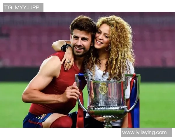 走进绿茵巨星的私密空间揭秘足球球星衣柜中的时尚与个性